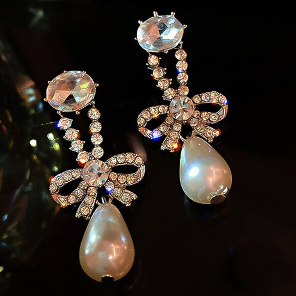 Pearl and Rhinestone Bowknot Design Drop - Picture 5 of 5